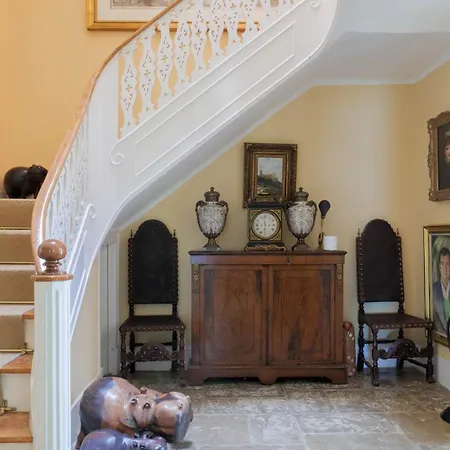 Luxurious Royal Estate In Historic Paradise *