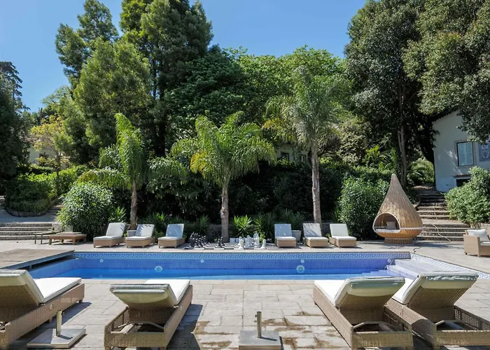 Luxurious Royal Estate In Historic Paradise